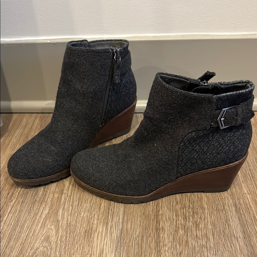 DrScholl’s Women's Gray Ankle Boots - Size 8